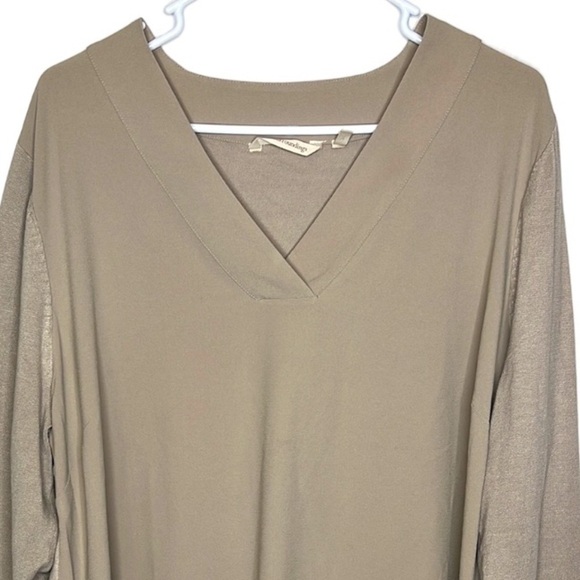 Soft Surroundings 1x Beige Long Sleeve V Neck Top - Picture 2 of 9
